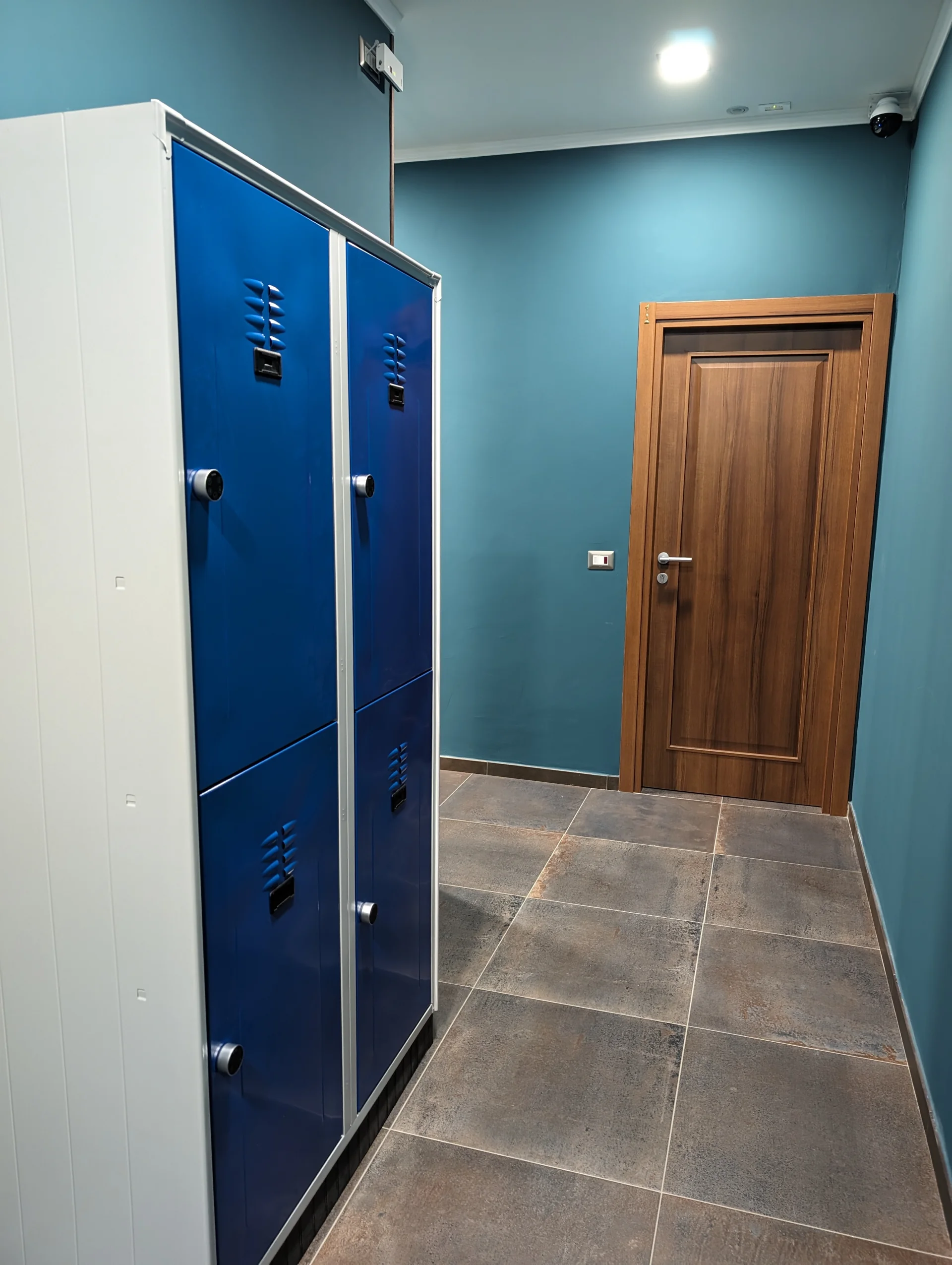 4 locker blu smart per deposito bagagli