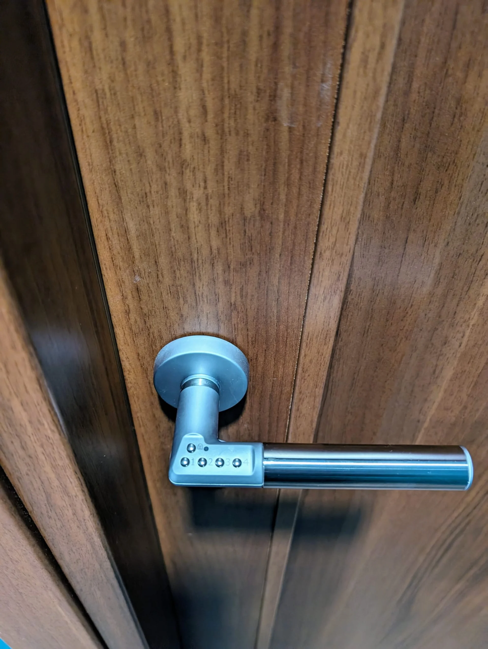 Maniglia smart con codice digitale